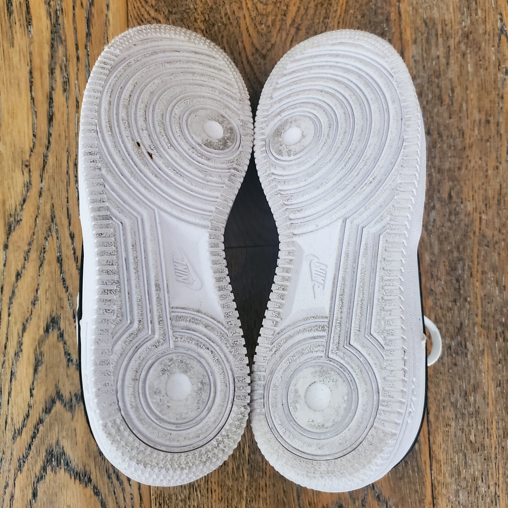 Nike - Boys - Size 4.5Y - Air Force 1 - Low - Athletic Shoes - White/Black - Picture 6 of 9